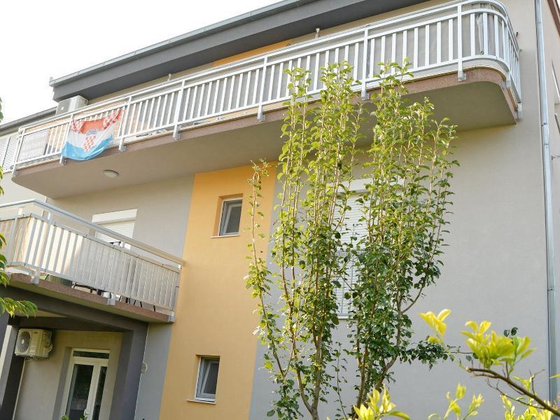 Apartments Damir Kaštel Štafilić Exterior foto