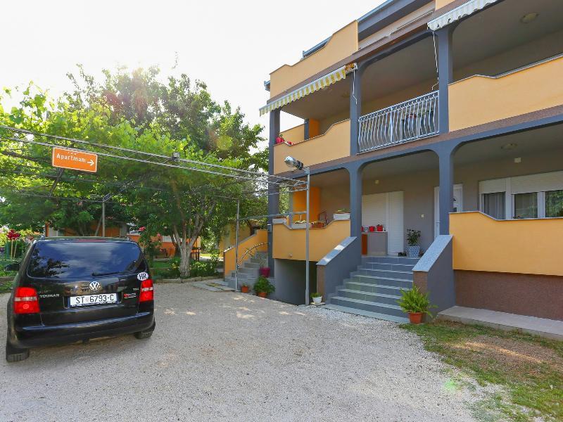 Apartments Damir Kaštel Štafilić Exterior foto